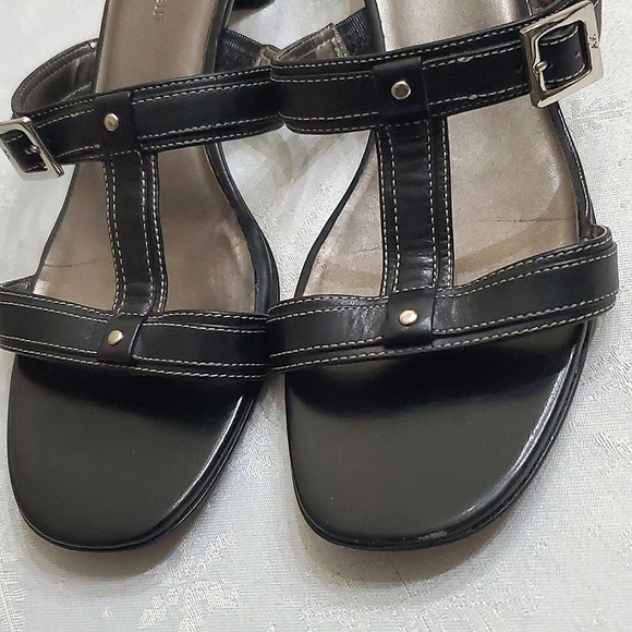 Anne Klein Macommonlyn Black Leather Double Strap Heel Sandals Women's Size 10M - Picture 4 of 12